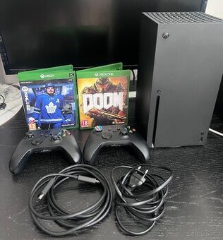 Xbox Series X s mechanikou + dva ovladače a hry NHL Doom