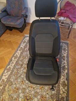 Sedačka spolujezdce Passat B7