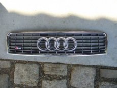 Audi A4/ S4 B6 Maska