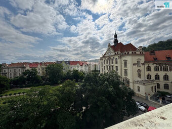 Pronájem bytu 2+kk, 48 m2, cihla, zařízený, Praha 8 - Karlín