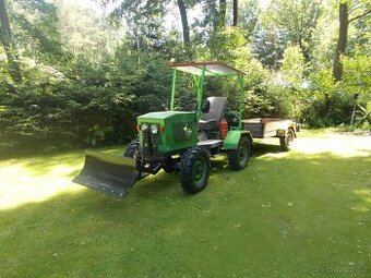 Traktor 4 x 4