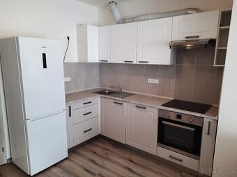 2+kk, Čelákovice