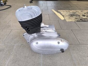Motor Jawa 250 typ 559