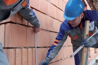 Montéri kovových konštrukcii Odvetravane fasady
