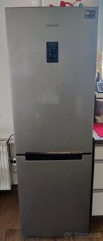 Lednička s mrazákem Samsung RB30J3215SA