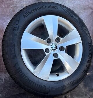 Zimní sada Škoda Superb III generace 215/60R16