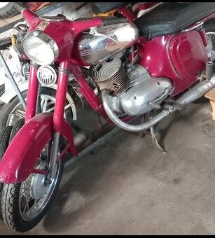 Jawa panelka 250/559
