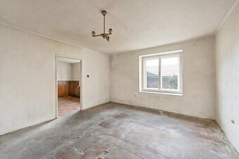 Prodej řadového rodinného domu 3+1 v obci Dolní Bousov