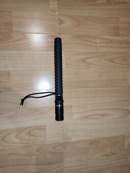 Kalený teleskopický obušek ESP 21" se svítilnou - 1