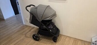 Sportovní kočárek - jako nový