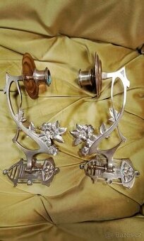 Prodám svícny na pianino.