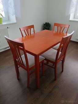 Jídelní stůl + 4 židle