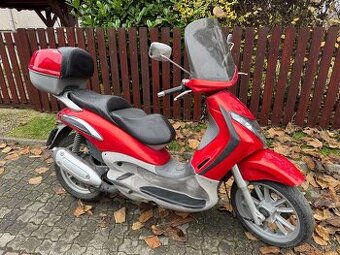 Piaggio Beverly 250