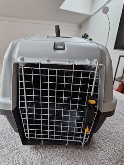 Přepravka pro kočky nebo pejsky