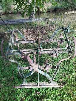 kultivator ,trojřadkovač za maloktraktor