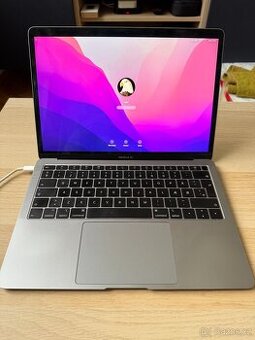 MacBook Air 13" – i5 1.6 GHz, 16GB RAM (20)