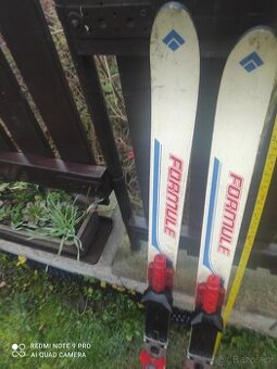 Sjezdové lyže s vázáním