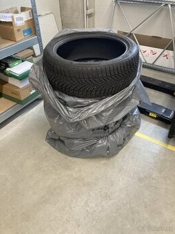 Zimní NEXEN WINGUARD SPORT 215/45 R18