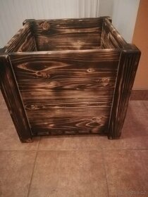 Dřevěné květináče nové - velké - opalene