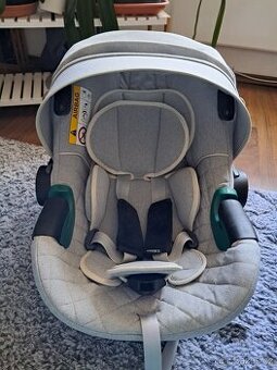 Autosedačka Britax Romer se základnou