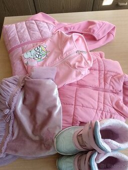 Balík oblečení holka 128