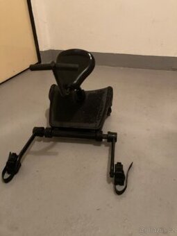 Stupátko se sedátkem za kočárek.