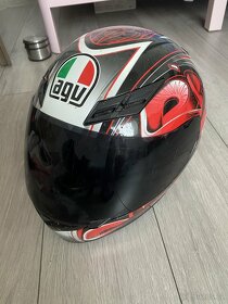 Moto helma AGV