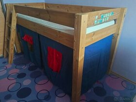 Zvýšená dětská postel z masivu 90 x 200