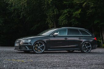 Audi RS4 Avant, V8