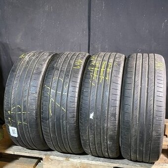 Letní pneu 235/50 R19 99V Continental 4-4,5mm