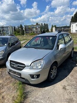 Kia carens
