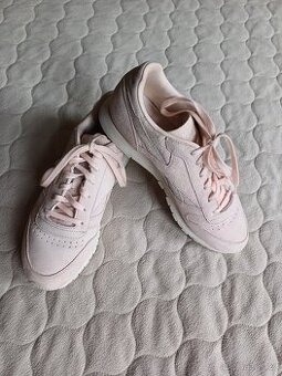 Kožené tenisky Reebok vel. 40,5