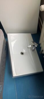 Luxusní atypické umyvadlo s baterií