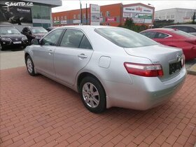 TOYOTA CAMRY KOBEREC DO ZAV.PROSTORU..