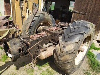 Zetor 7011 - zadek