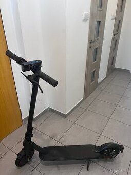 Predám elektrickú kolobežku Xiaomi Mi Electric Scooter Pro - 1