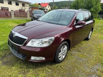 Škoda Octavia 2 com 1.4 TSi 90 kw Xenony tažně TOP