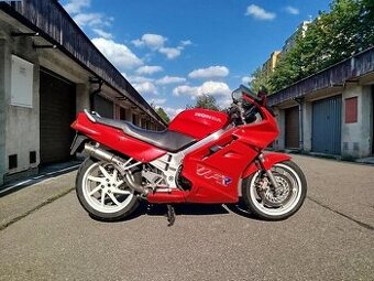 Honda VFR 750