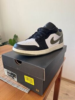 Jordan Air Low Olive