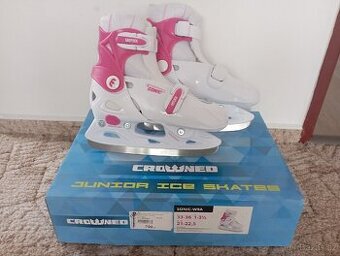 Dívčí lední brusle