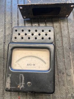 Stré budiky voltmetr ampérmetr