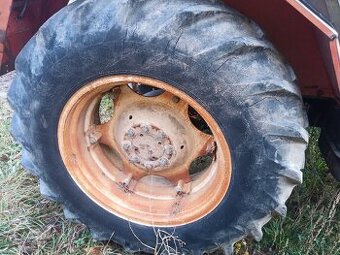 Zadní kola Zetor 16,9-30