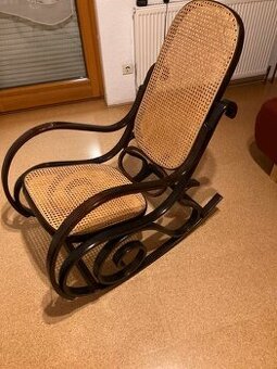 Houpací křeslo - dřevo a ratan