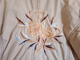 Dámská béžová zimní bunda na zip