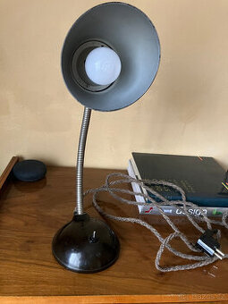 Funkcionalisticka bakelitova lampa typ 11105