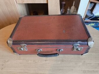 cestovní kufr (papírový)