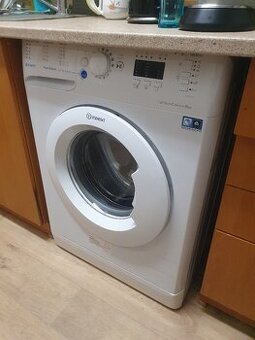 Pračka Indesit