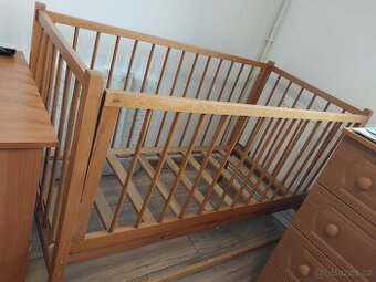 Dřevěná postýlka 72x140cm (rošt výškově stavitelný)