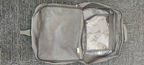 Organizér do auta s držákem tabletu Brica