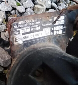 TAŽNE ZAŘIZENI -ZÁVĚS OCTAVIA + elektroinstalace cena 1500kc